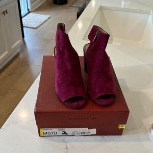 NWT Donald Pliner Booties